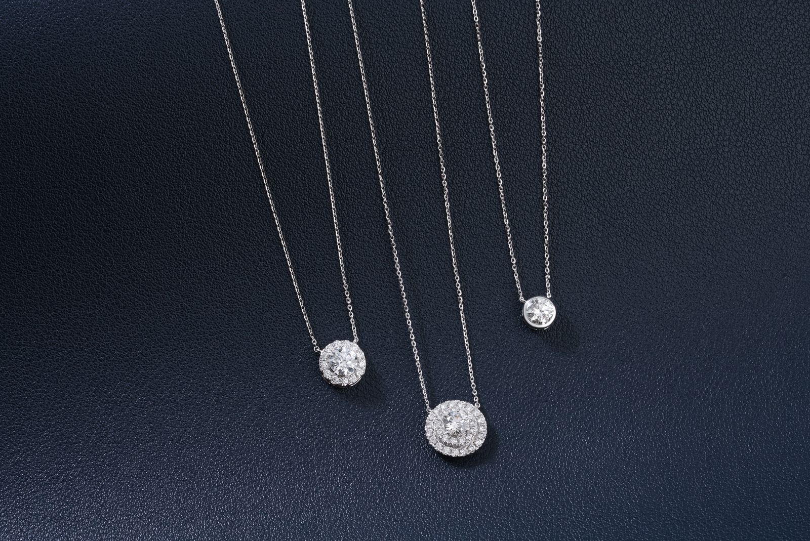 Halo Diamond Necklace - Babe Carat preview product image 1